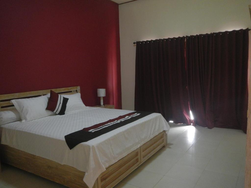 Eden Villa *